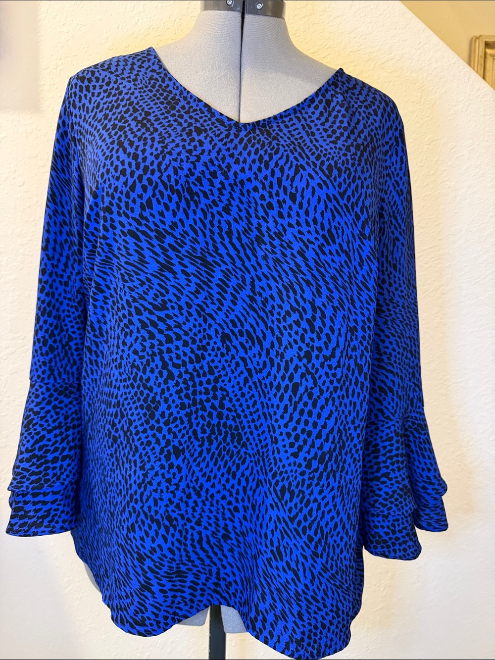 Apt. 9 Royal Blue & Black V-Neck Printed Tunic
